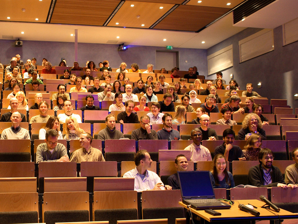 The Max Planck Institute for Molecular Plant Physiology hosts weekly seminars with guest speakers from all over the world.<br /><br />Seminars usually take place wednesdays between 2 pm and 3.30 pm in the seminar room (1.052 and 1.053) in the central building, but exceptions prove the rule. All times, dates and topics can be found here.