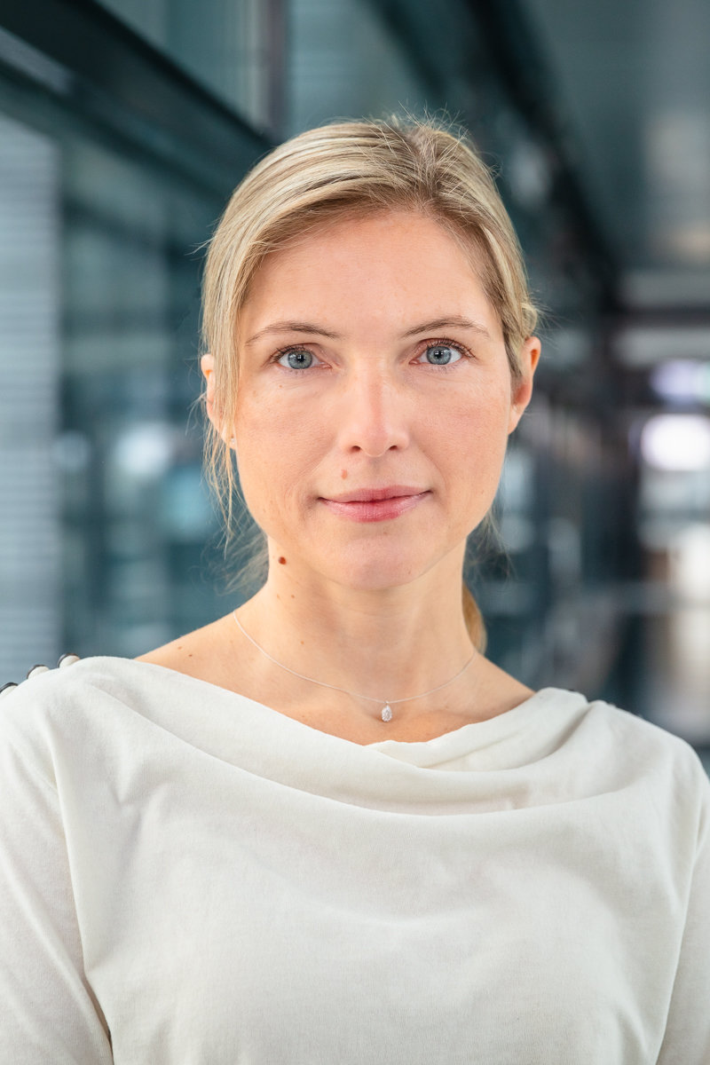 Dr. Juliane Neupert