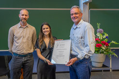 Von links nach rechts: Marc Lohse (Targenomix), Dr. Rita Bastos Lima, Prof. Dr. Ralph Bock (Direktor am MPI-MP).